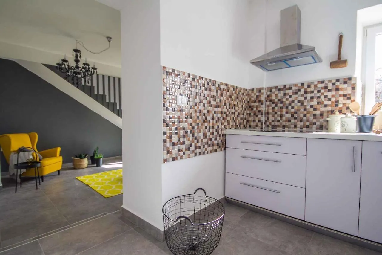 Holiday Home In Oprtalj/Istrien 37043