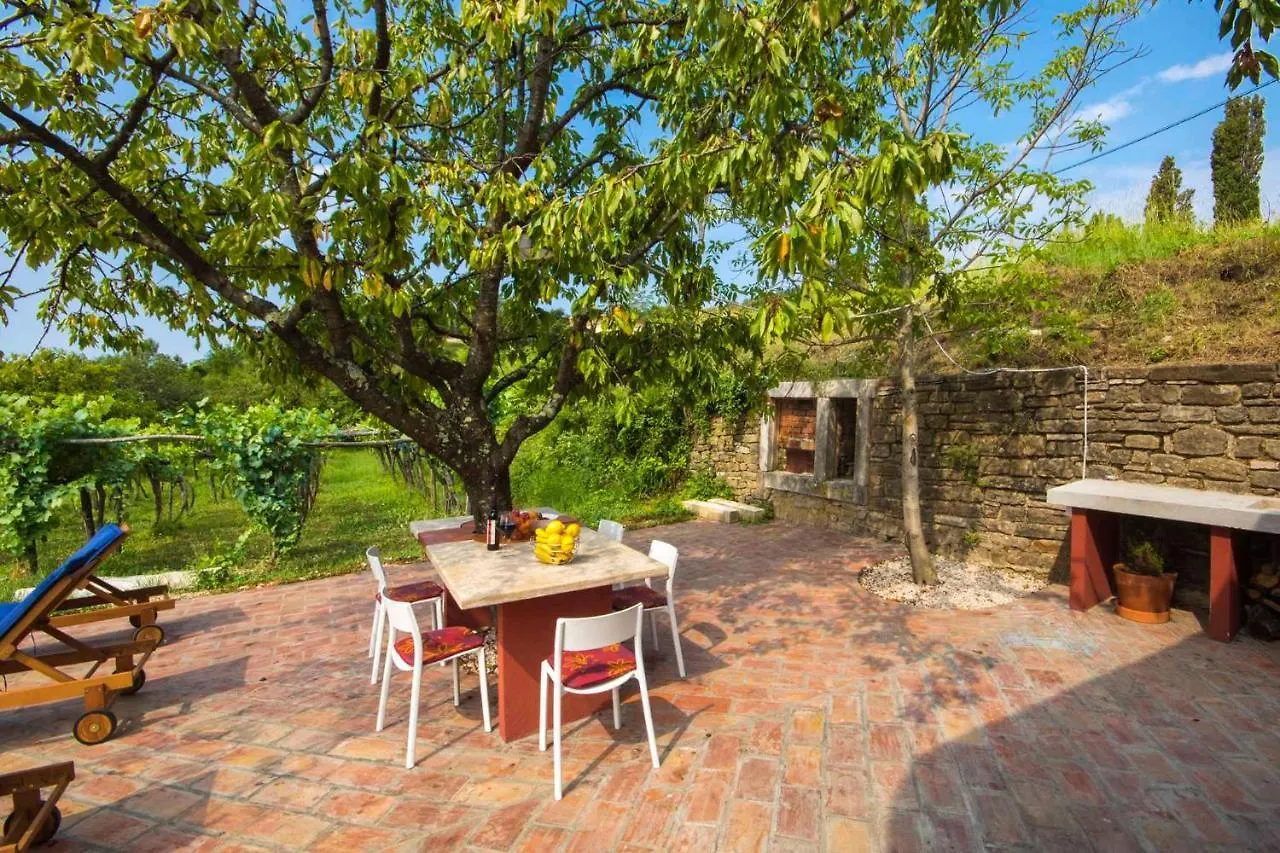 Holiday Home In Oprtalj/Istrien 37043
